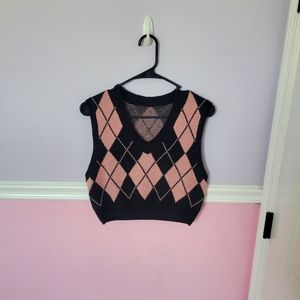 SHEIN Pink and black argyle pattern sweater vest